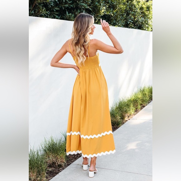 Yellow and White Ric Rac Dress - Picture 3 of 5